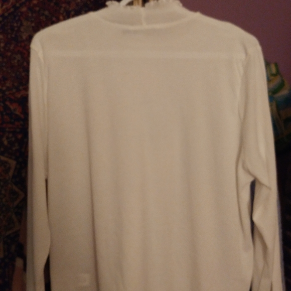 White ribbed, slight turtle neck w/ lettuce trim - Picture 6 of 6